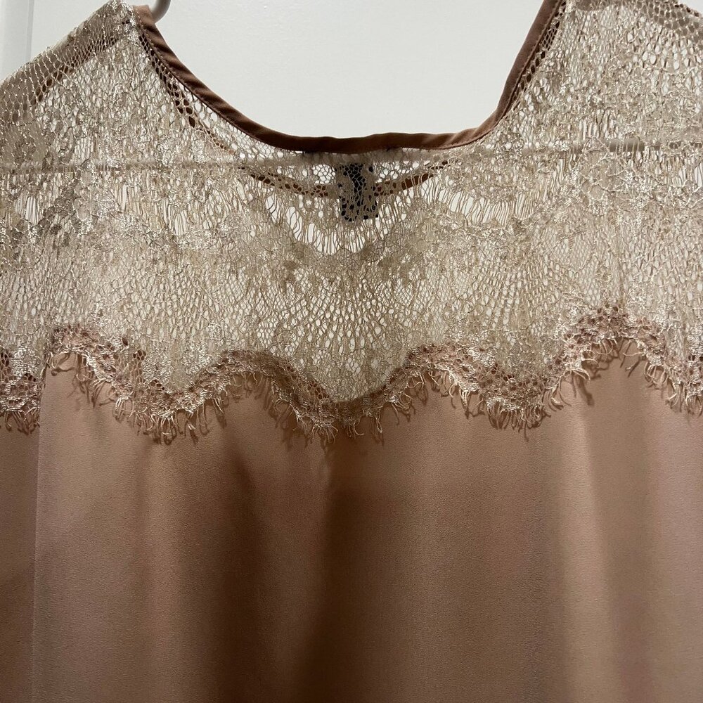 Forever 21 Shirt Women's Medium Lace Accent in Soft Pink - Picture 2 of 5